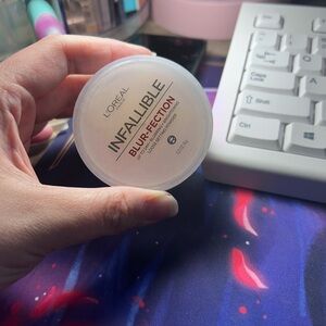 L'Oreal Infallible Blur-Fection Loose Powder - White/Clear Lid